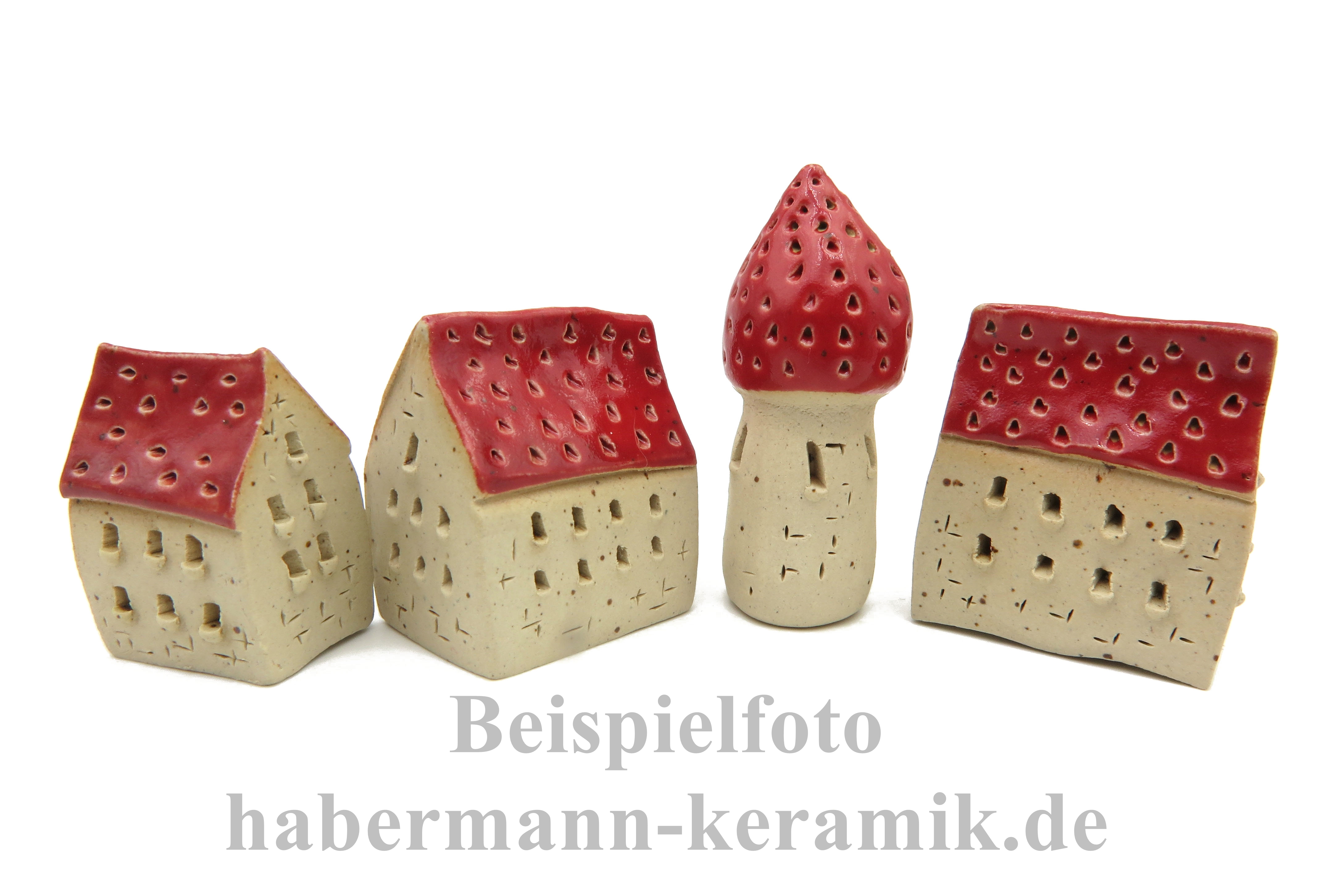 Schiefes Erdbeerhäuschen Rot Keramik/ S 3 cm